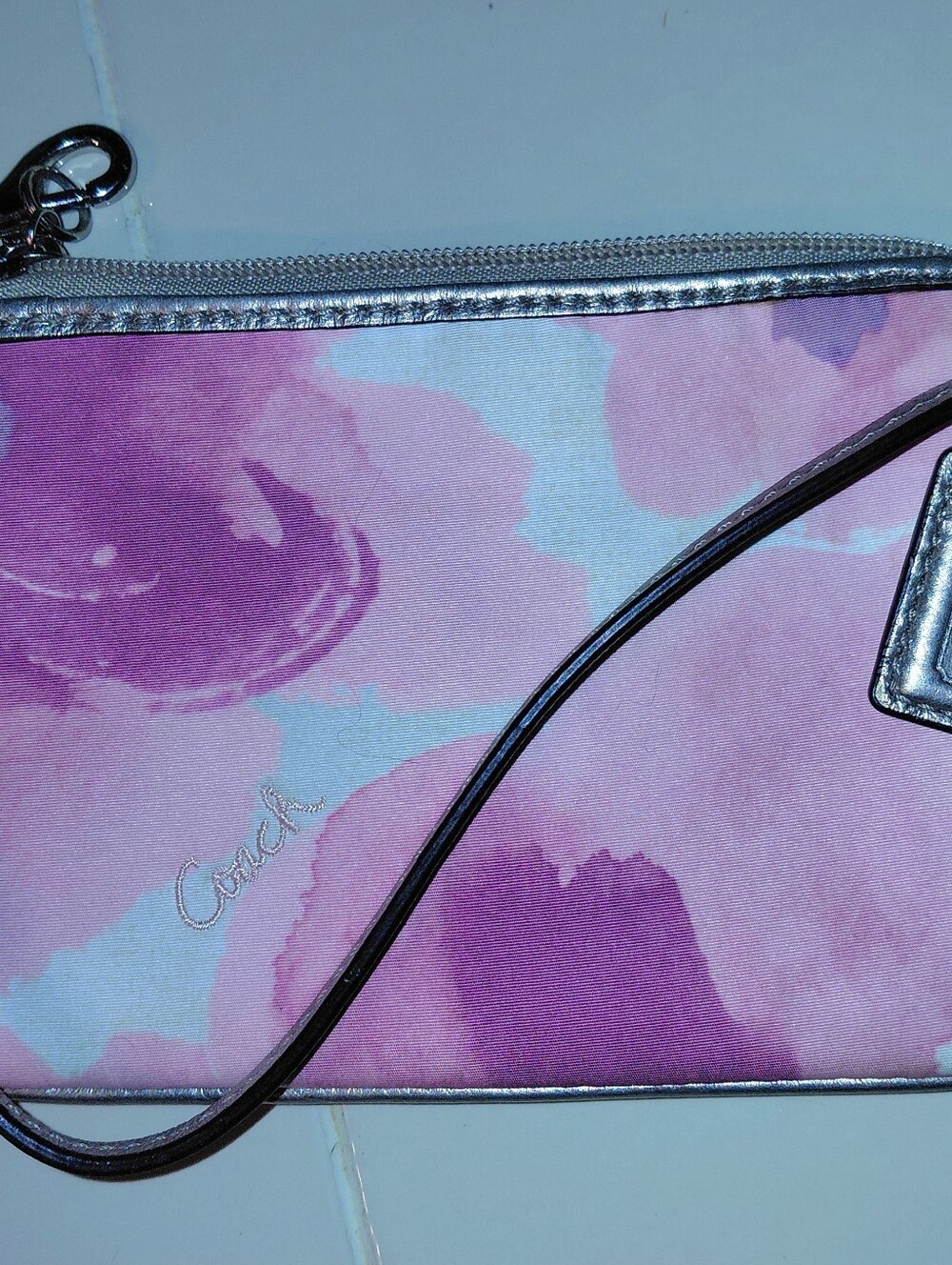 Vintage Coach Madison Pink Watercolor Wristlet Leather Trim Carriage Logo - Picture 2 of 5